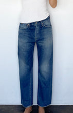 Load image into Gallery viewer, USED ANKLE CUT JEAN VINTAGE DARK WASH