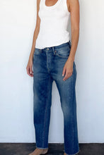 Load image into Gallery viewer, USED ANKLE CUT JEAN VINTAGE DARK WASH