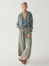 Load image into Gallery viewer, Palmira Blouse - Trapéze Iron Maiden