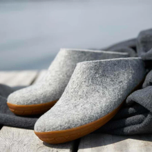 Load image into Gallery viewer, GLERUPS SLIP-ON WITH NATURAL RUBBER SOLE - HONEY - GREY
