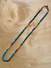Load image into Gallery viewer, CHOKER RAINBOW LEI