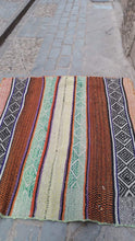 Load image into Gallery viewer, VINTAGE PERUVIAN FRAZADAS RUG BLANKET