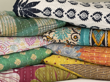 Load image into Gallery viewer, VINTAGE KANTHA QUILT WITH MINKY FAUX FUR FUZZY THROW BLANKET