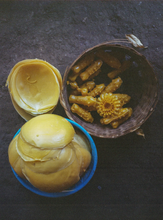 Load image into Gallery viewer, OAXACAN HANDMADE BEESWAX LARGE WEDDING VELAS CANDLES WITH FLOWERS