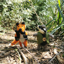Load image into Gallery viewer, FELT SO GOOD Handmade Felt Barry Badger Hanging Felt Decoration