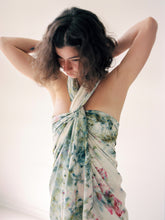 Load image into Gallery viewer, UPSTATE RAW SILK BLANKET THROW IN GARDEN PARTY