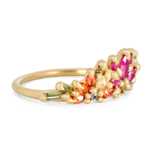 Load image into Gallery viewer, Rainbow Daisy Garland Petal Ring
