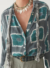 Load image into Gallery viewer, Palmira Blouse - Trapéze Iron Maiden
