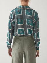 Load image into Gallery viewer, Palmira Blouse - Trapéze Iron Maiden
