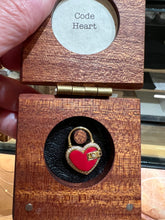 Load image into Gallery viewer, JAMES BANKS MINI HEART PADLOCK
