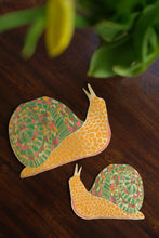 Load image into Gallery viewer, CUT OUT ANIMAL GREETING CARD
