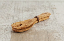 Load image into Gallery viewer, ITALIAN OLIVEWOOD SALAD SERVERS
