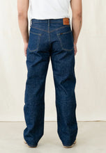 Load image into Gallery viewer, STRAIGHT LEG MENS / UNISEX RINSE
