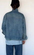 Load image into Gallery viewer, CHIMALA LIGHT VINTAGE DENIM JACKET
