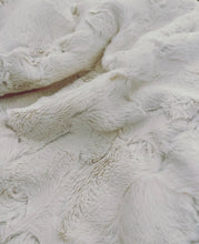Load image into Gallery viewer, COCONUT SILK PATCHWORK QUILT WITH MINKY FAUX FUR THROW BLANKET
