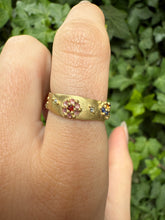 Load image into Gallery viewer, Blossom Crush Lily Pond Ring
