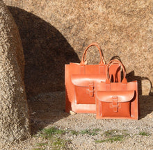 Load image into Gallery viewer, AGNES BADDOO LARGE LEATHER SAC 2
