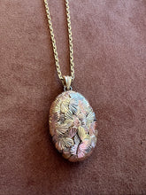 Load image into Gallery viewer, RISING WINGS NEST LOCKET BUTTERFLY LOCKET JAMES BANKS
