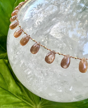 Load image into Gallery viewer, ALI'I DROPS WITH GOLD
