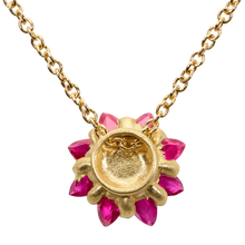 Load image into Gallery viewer, POLLY WALES Green &amp; Pink Daisy Necklace
