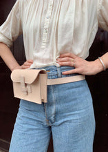 Load image into Gallery viewer, AGNES BADDOO BELT SAC
