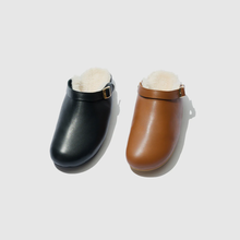 Load image into Gallery viewer, BEATRICE VALENZUELA UMBER BROWN CLOG WITH SHEARLING
