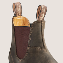 Load image into Gallery viewer, BLUNDSTONE #585 CHELSEA BOOTS - RUSTIC BROWN
