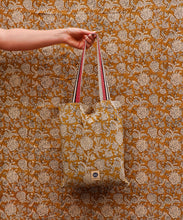 Load image into Gallery viewer, DOUBLE THROW IN TOTE BAG  95 X 110 INCHES
