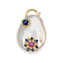 Load image into Gallery viewer, POLLY WALES LARKSPUR PEARL PADLOCK

