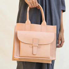 Load image into Gallery viewer, AGNES BADDOO MEDIUM LEATHER SAC 1
