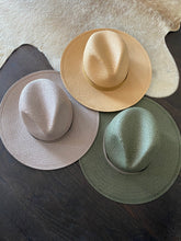 Load image into Gallery viewer, LOVELY BIRD SAN SEBASTIAN PACKABLE TRAVEL FOLDABLE STRAW FEDORA HAT
