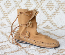 Load image into Gallery viewer, HEATHERMARIE HEATON HMH CARMEN MOX BOOT WITH TOGGLE IN STRAW
