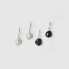 Load image into Gallery viewer, BEATRICE VALENZUELA WHITE BAROQUE PEARL EARRINGS
