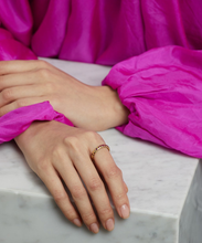 Load image into Gallery viewer, POLLY WALES 18ct Gold Narrow Rainbow Gradient Sapphire Confetti Ring
