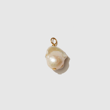 Load image into Gallery viewer, BEATRICE VALENZUELA WHITE BAROQUE PEARL PENDANT 14K GOLD
