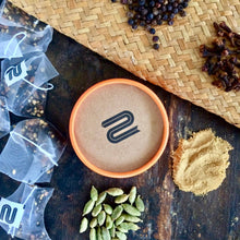 Load image into Gallery viewer, NEMI SPICY CHAI 125G LOOSE-LEAF TEA ORANGE
