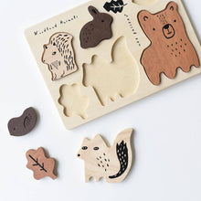 Load image into Gallery viewer, WEE GALLERY  WOODEN TRAY PUZZLE - WOODLAND ANIMALS
